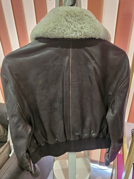 Дамско бомбър яке от естествена кожа на Mango