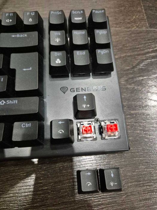Механична клавиатура Genesis Thor 303 TKL – нова, неупотребявана