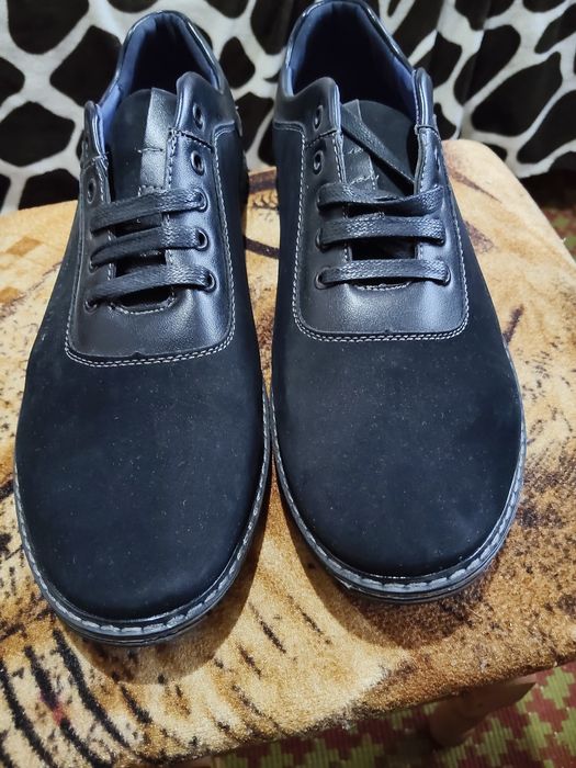 Vând pantofi mărimea 44