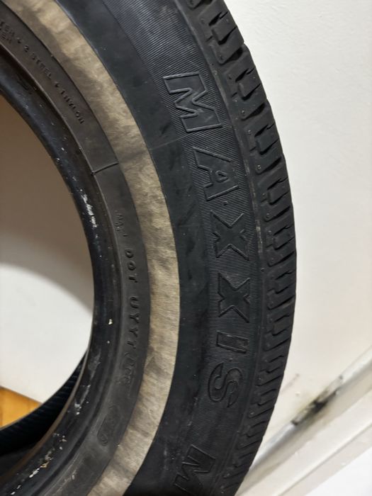 Doua anvelope Maxxis M+S, P205/70/R15