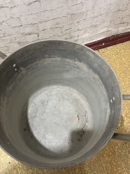 Кастрюля алюминиевая большая