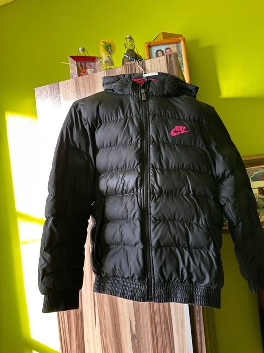 Оригинално яке Nike за дете на 11-12 години
