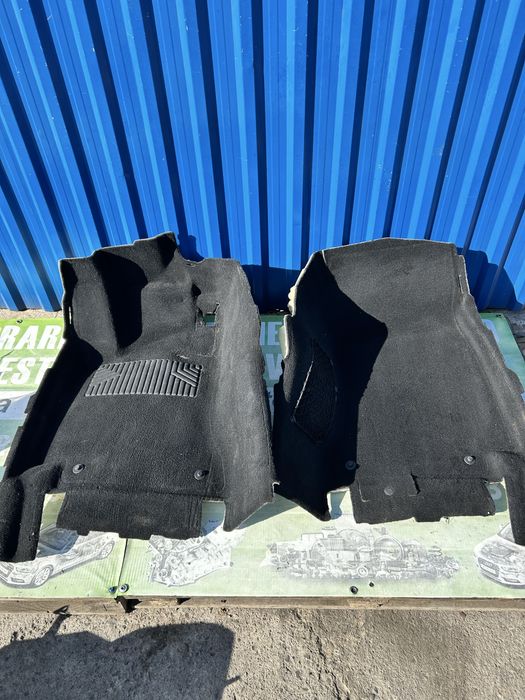 Mochetă față șofer , pasager podea interior Mercedes W213