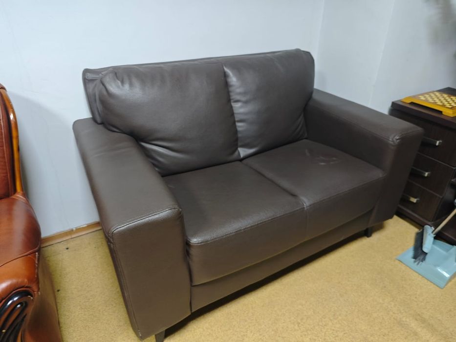 Продам мебель шкаф и диван