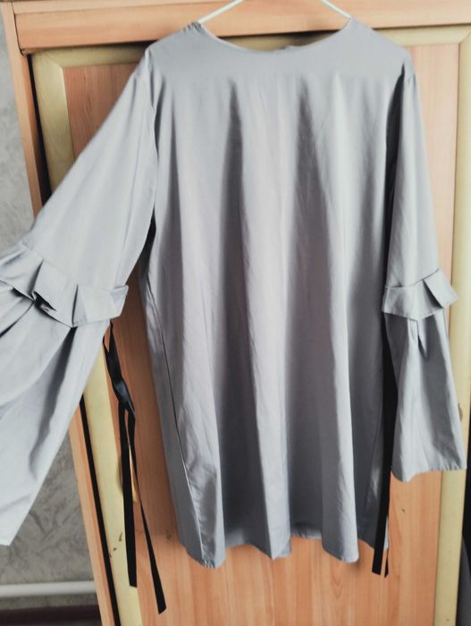 Продам платья разные