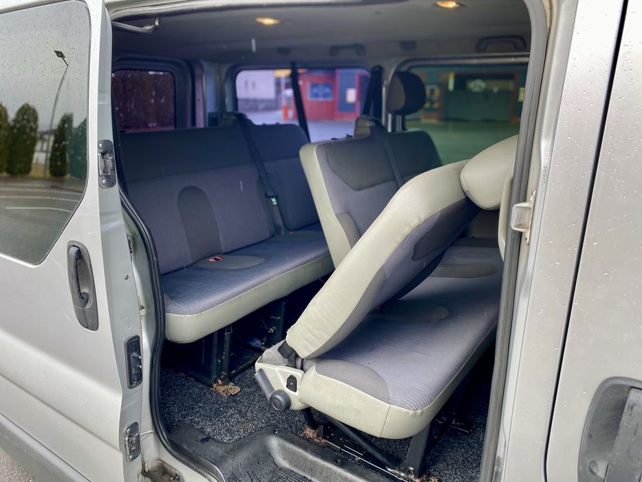 Opel Vivaro modelul Lung