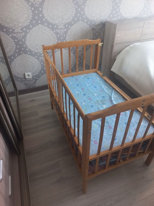 Продам детскую кроватку