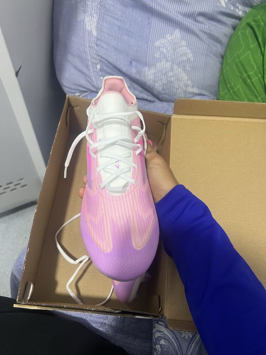 Сотилади F50 42размер