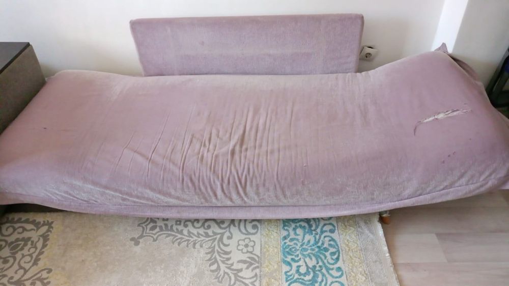 Продаётся срочно б/у диваны и шкаф