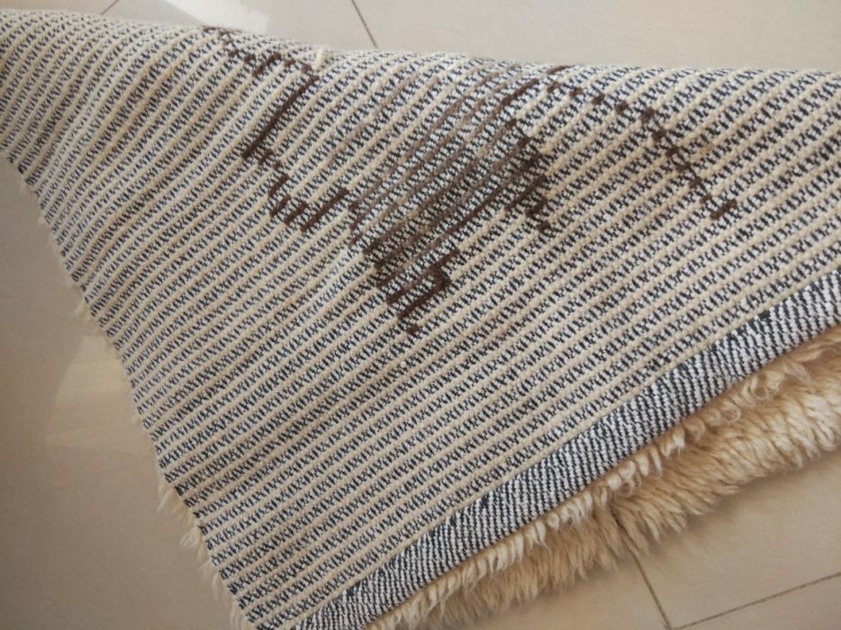 Продавам ръчно тъкани губери от естествена вълна