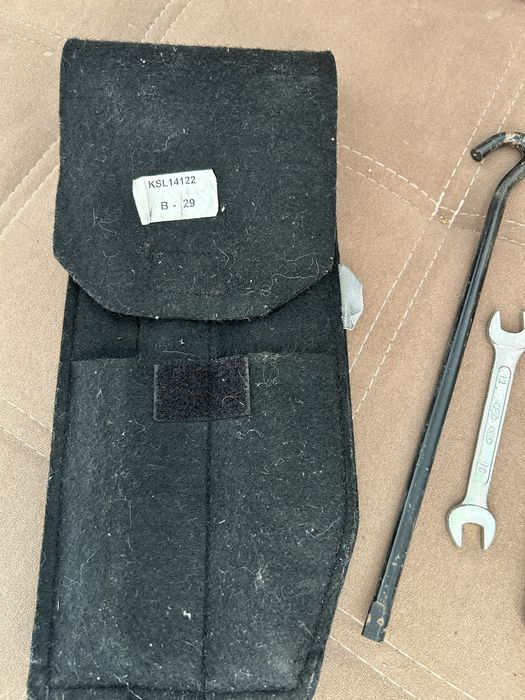 Автомобмльный комплект инструментов