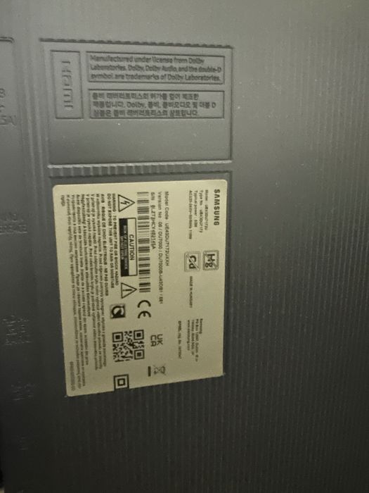 Televizorul din fotografie este un Samsung UE50DU7172UXXH (50DU7172).   Detalii principale