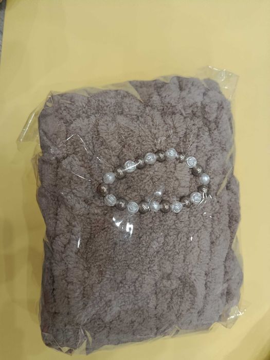 Ръчно изработени шалове и ластици (скрънчи)