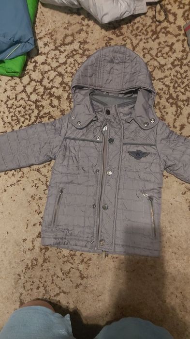 Продам осенние куртки