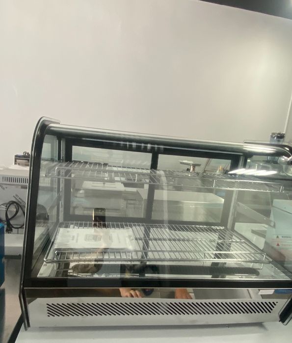 Луксозна витрина Maxima 160L Черна