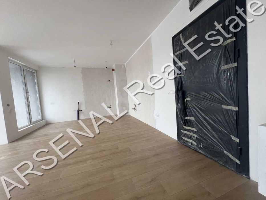 Продаваме четиристаен апартамент, Надежда 1