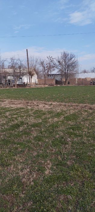 Ер сотилади жой жуда яхши бир сотги 15 милон сумдан