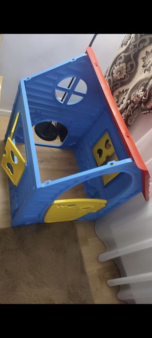 Căsuța de plastic pentru copii