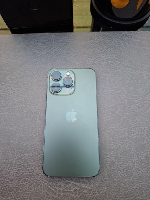 iPhone 13 pro green