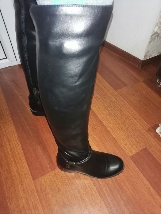 Продам зимние сапоги ботфорты