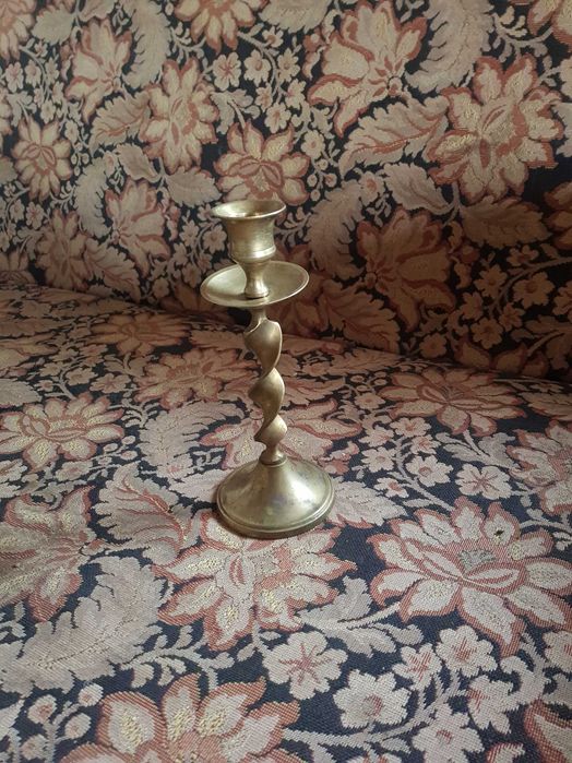 Бронзов свещникк