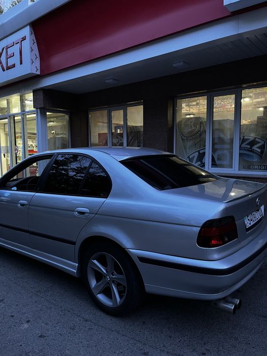 Машина BMW e39….