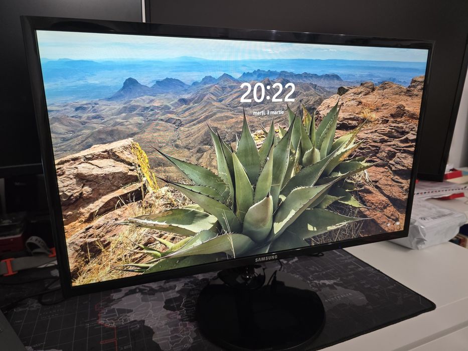 Monitor LED IPS Samsung 23.5", Wide, FHD, HDMI, Flicker-Free, LS24F350