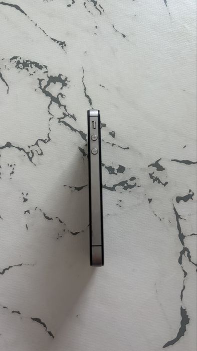 Продам айфон 4 s