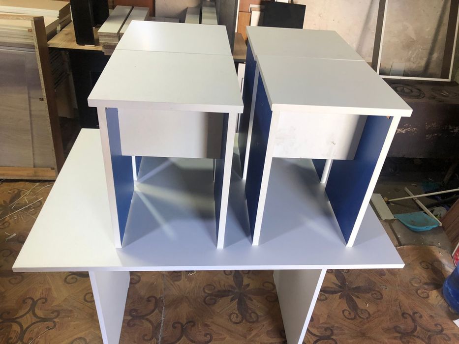 Продам новвй кухонные столы с табуретками