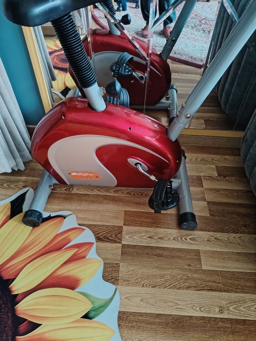 Продаются велотренажёр в хорошем состоянии работает отлично адрес алма