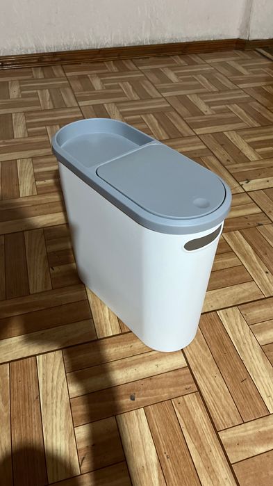 Мусорное ведро с крышкой