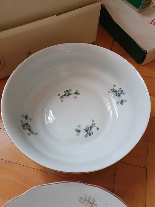 Керамични чинии комплекти