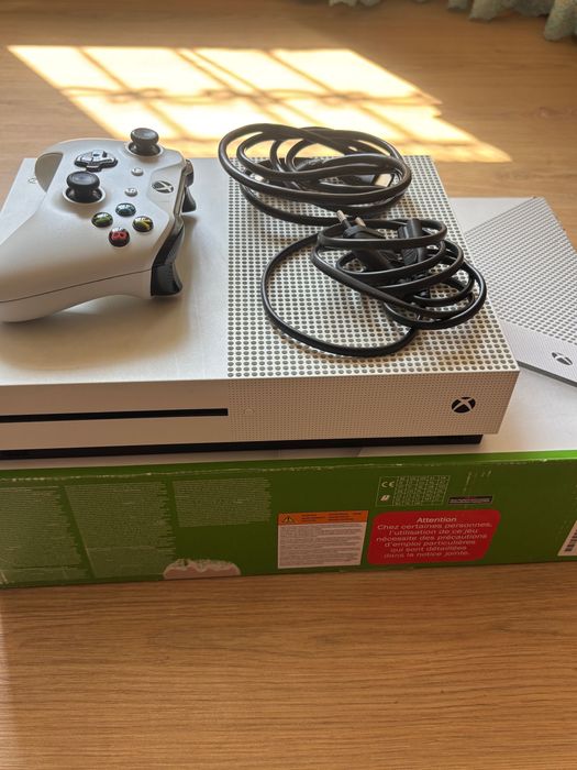 Xbox One S 1TB, с Коробкой! Состояние Идеальное