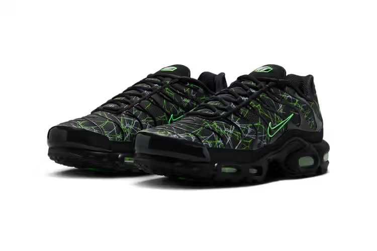 Nike Air Max Plus "Black/Green Strike"