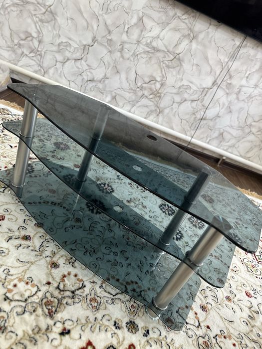 Продам стеклянный  TV стол