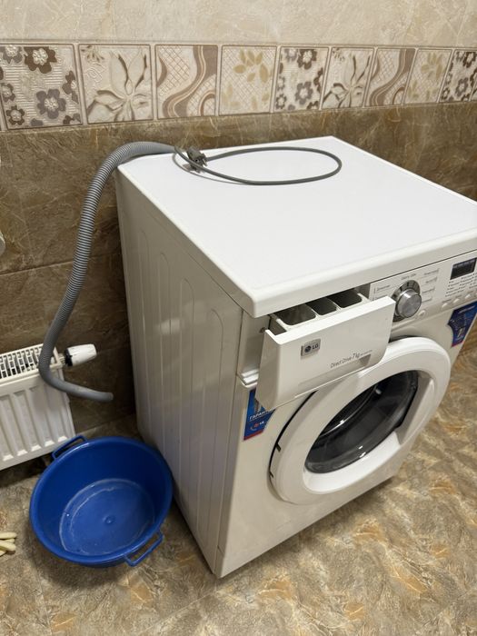 Продам стиральную машину LG