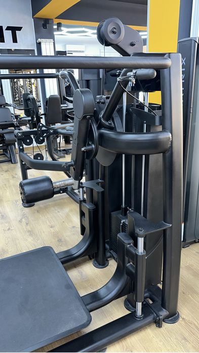 Pulse Fitness Multi - Hip  Glutes, seria Evolve