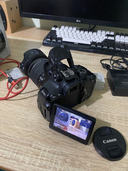 Canon EOS 700D Kit