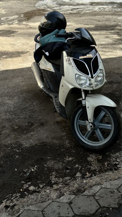 Мопед 200 кубов.