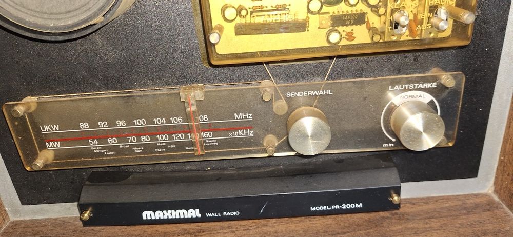 Radio de perete MAXIMAL PR -200M
