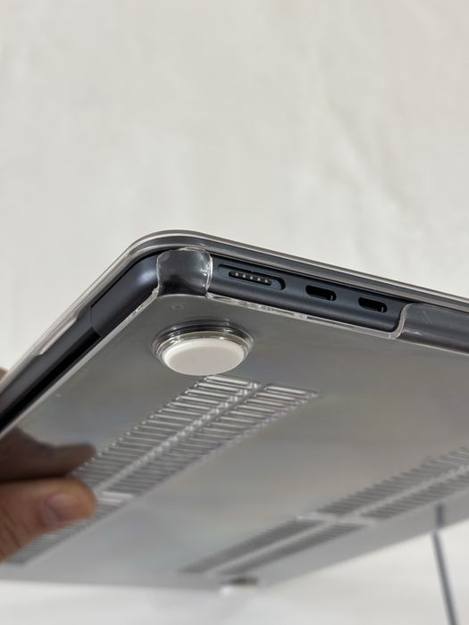 Продам макбук эйр 13 м3