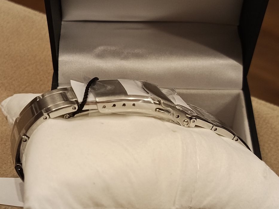 Orient RA-WJ0003S10B, încărcare solară, ORIGINAL, cutie sigilată.