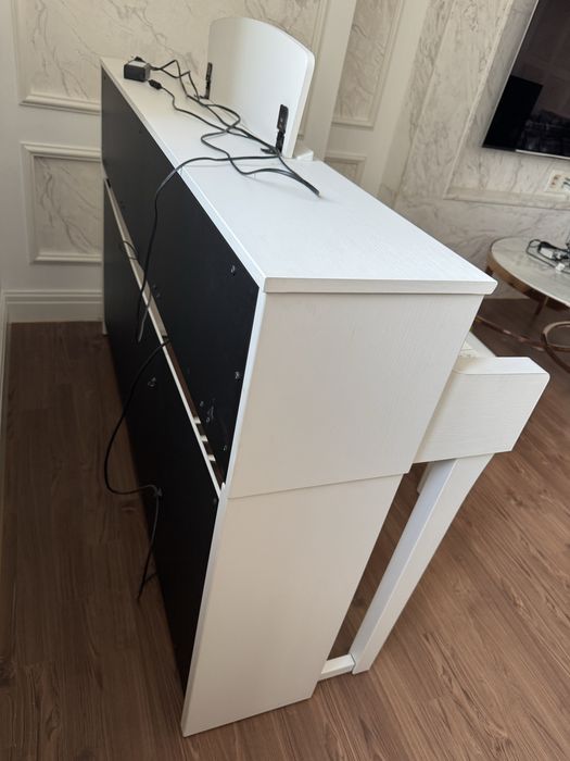 Yamaha Clavinova CLP-635 White