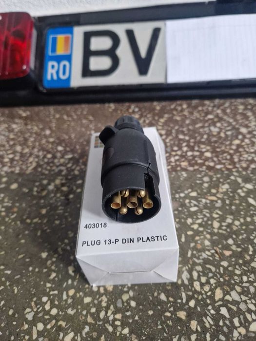 Suport Peruzzo 4 biciclete cu  prindere pe  carlig