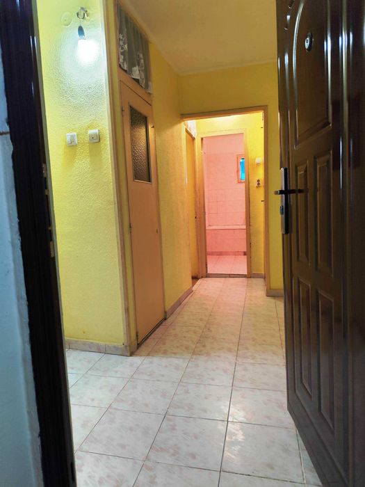 Vand apartament cu 2 camere pe Bulervardul Dorobanti intre Scolilor si Calea Calarasilor