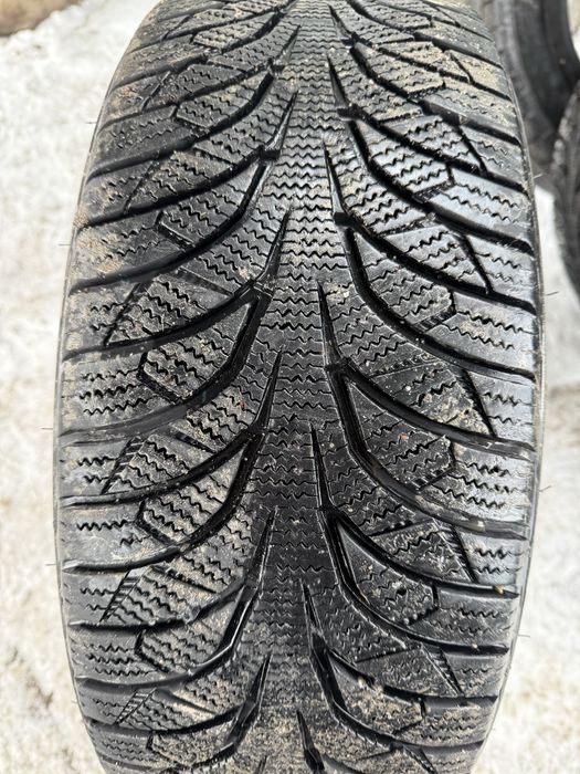 Зимние резины 215/60/R16