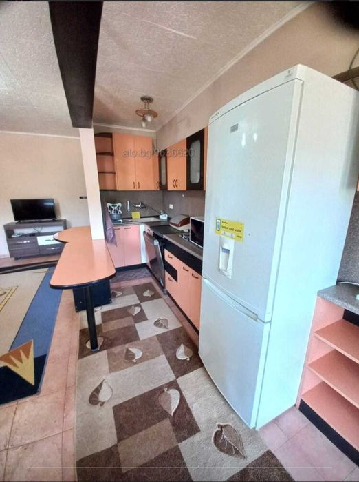 Дава се под наем Двустаен апартамент в Стара Загора, Център - 65 кв.м за 275.4 € - Снимка #3