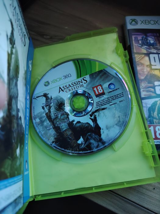 vand GTA 5 și asasin creed 3(are inca codul înăuntru) pt Xbox 360