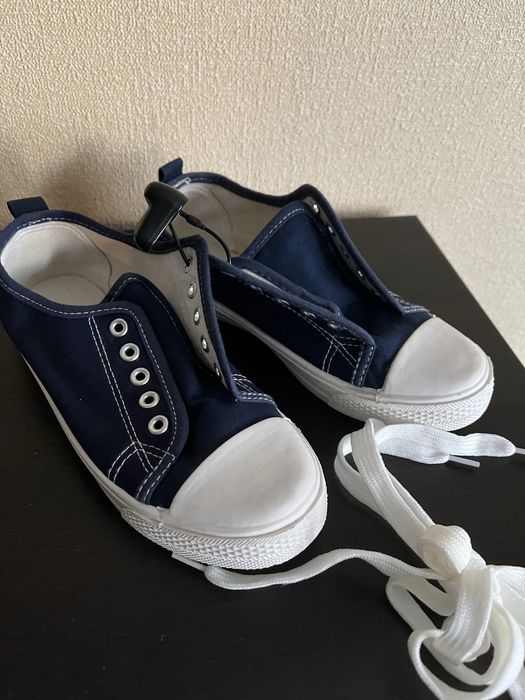 Продам детскую обувь