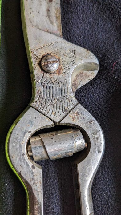 Foarfeca de bucatarie pentru taiat carne de  pasari